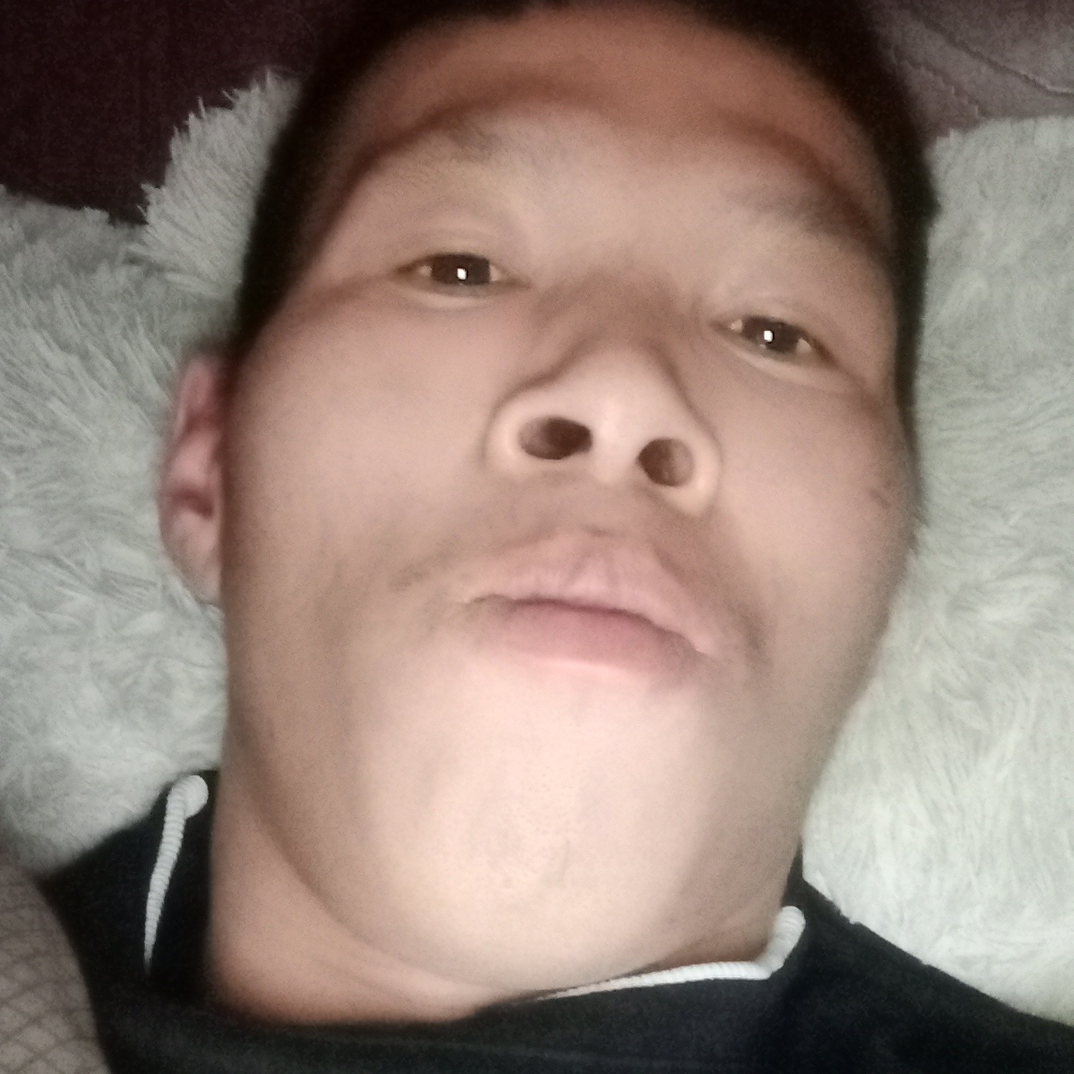 直率凝眸矜柔的照片