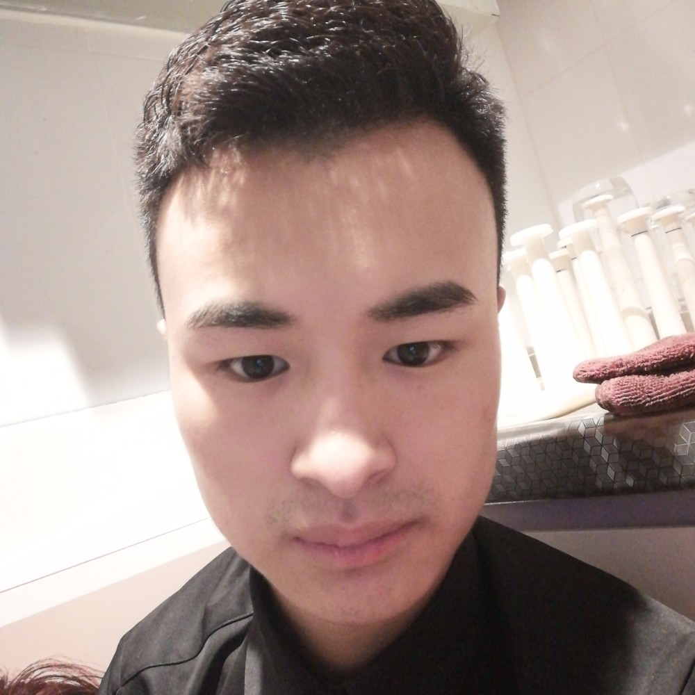 细心爱香水的照片