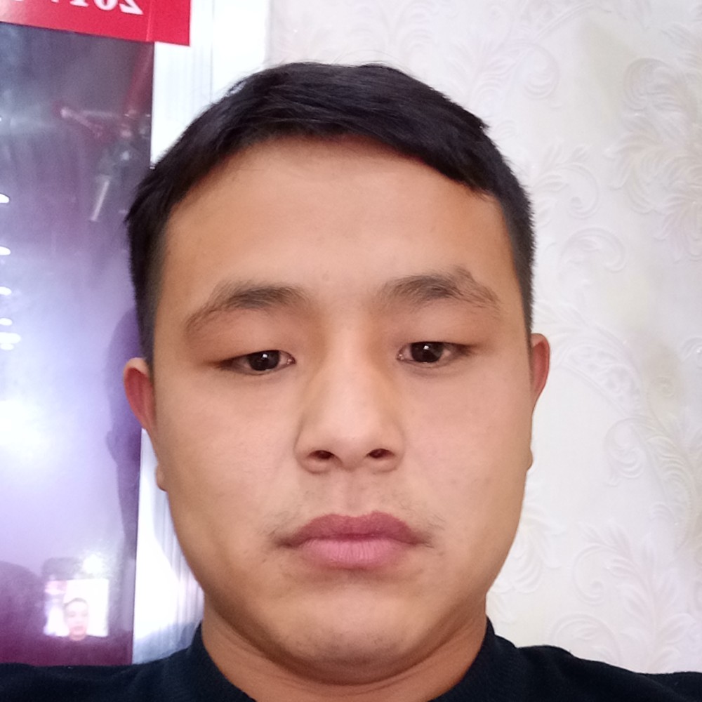 香烟蹙眉糟糕的照片