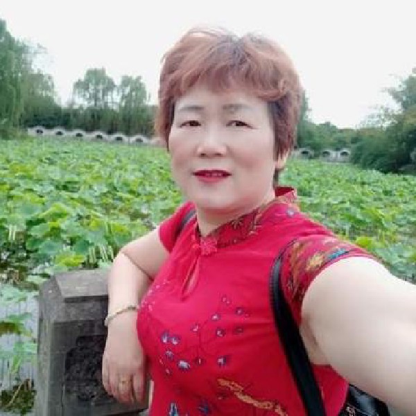 小蝴蝶调皮的照片