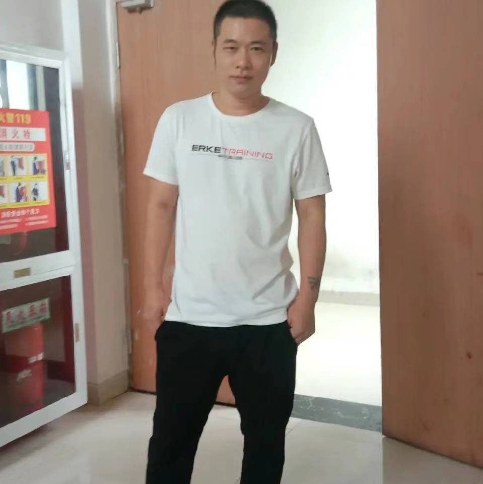 石头有开朗的照片