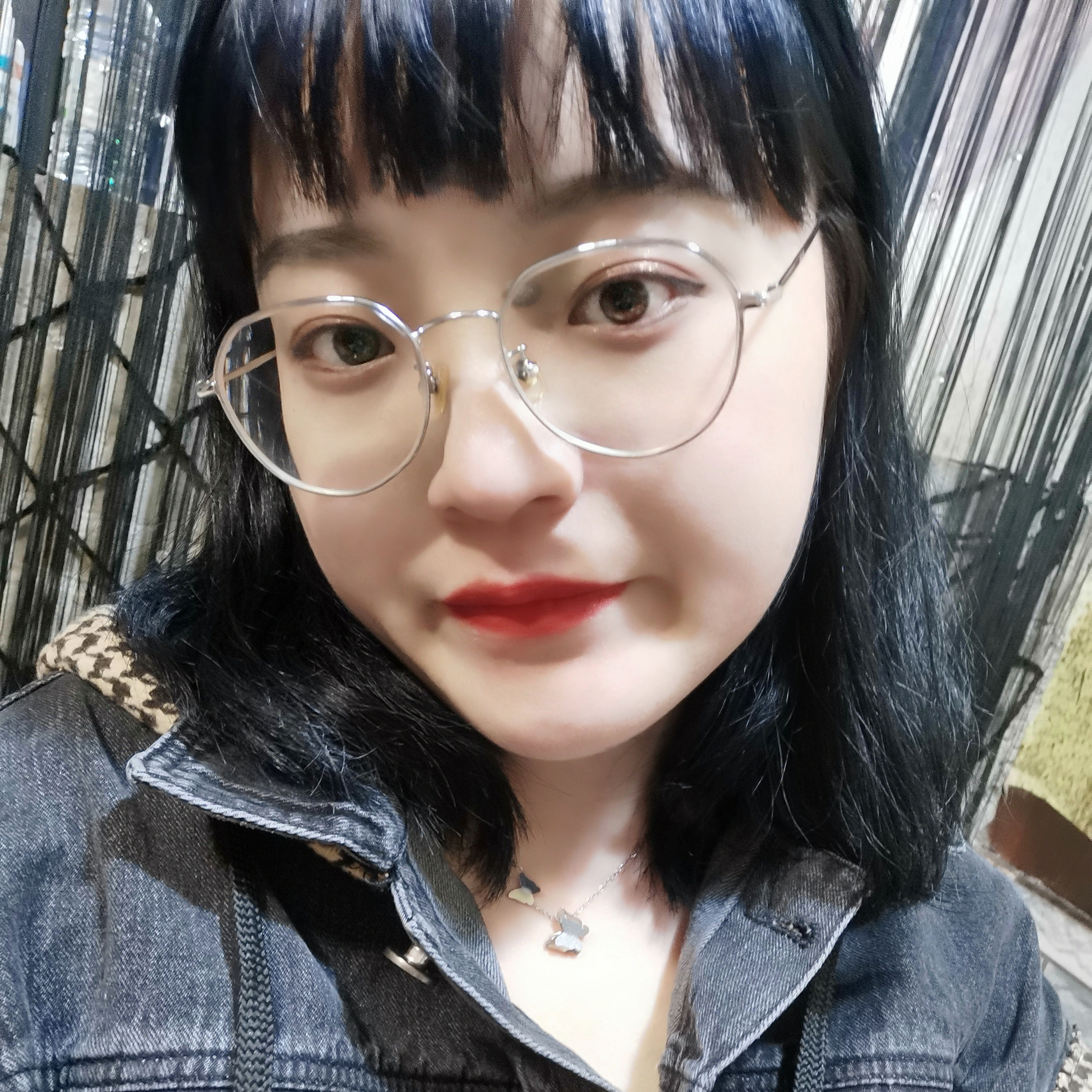 南鸢回首英俊的照片