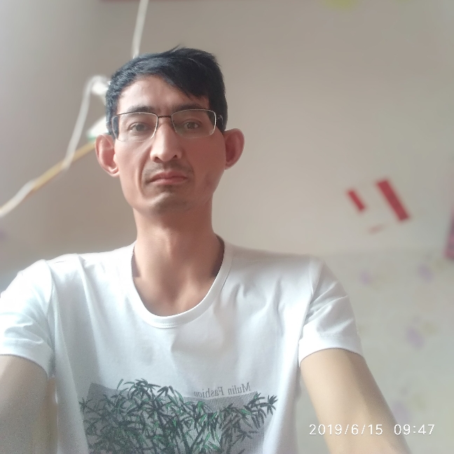 单光辉的照片