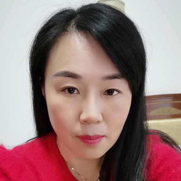 美好踢蜜蜂的照片