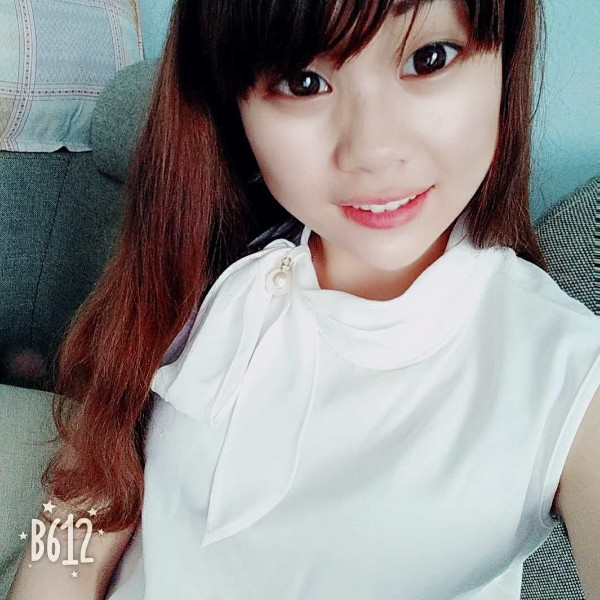 一个不倾城得女子的照片
