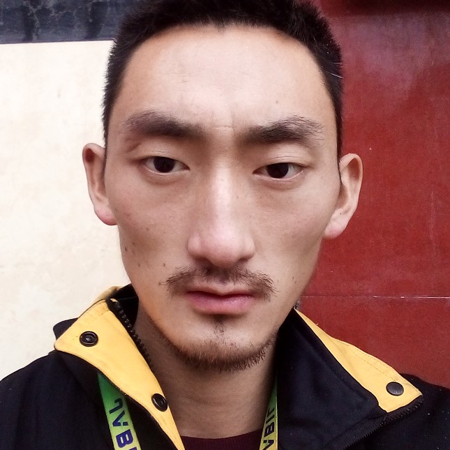 何廷泽的照片