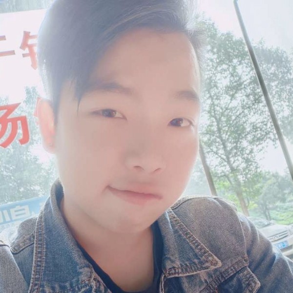 逸琪生的照片