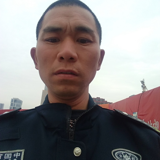 张廷发的照片