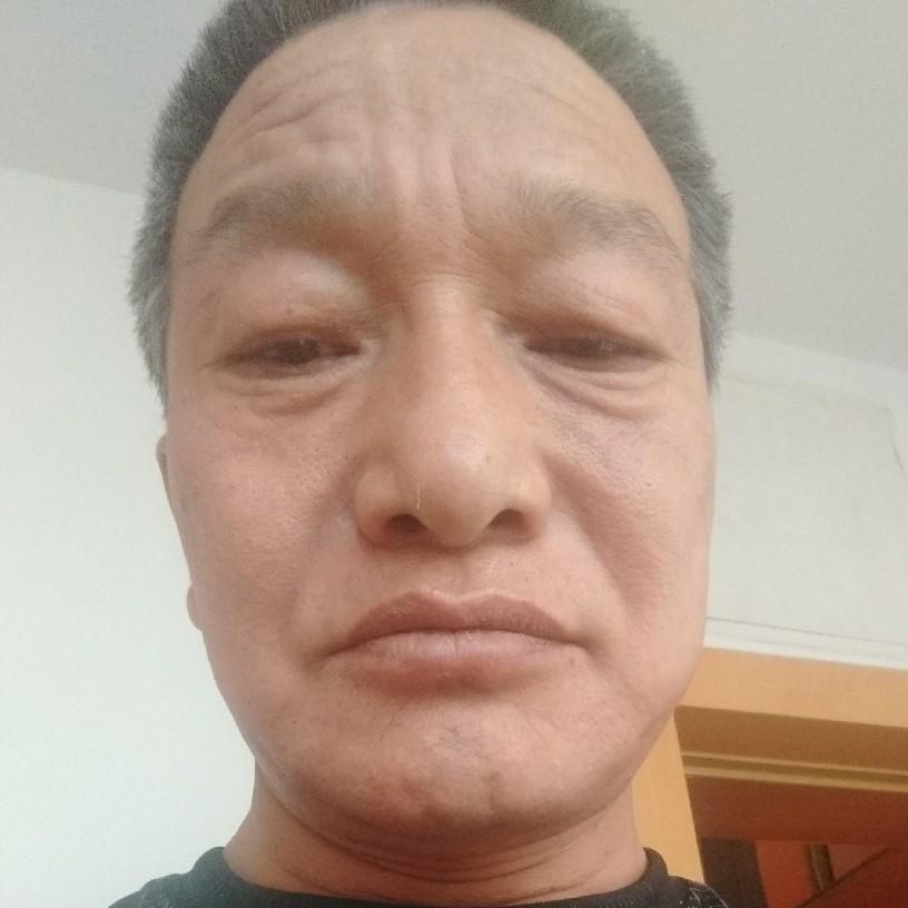 负责是中心的照片