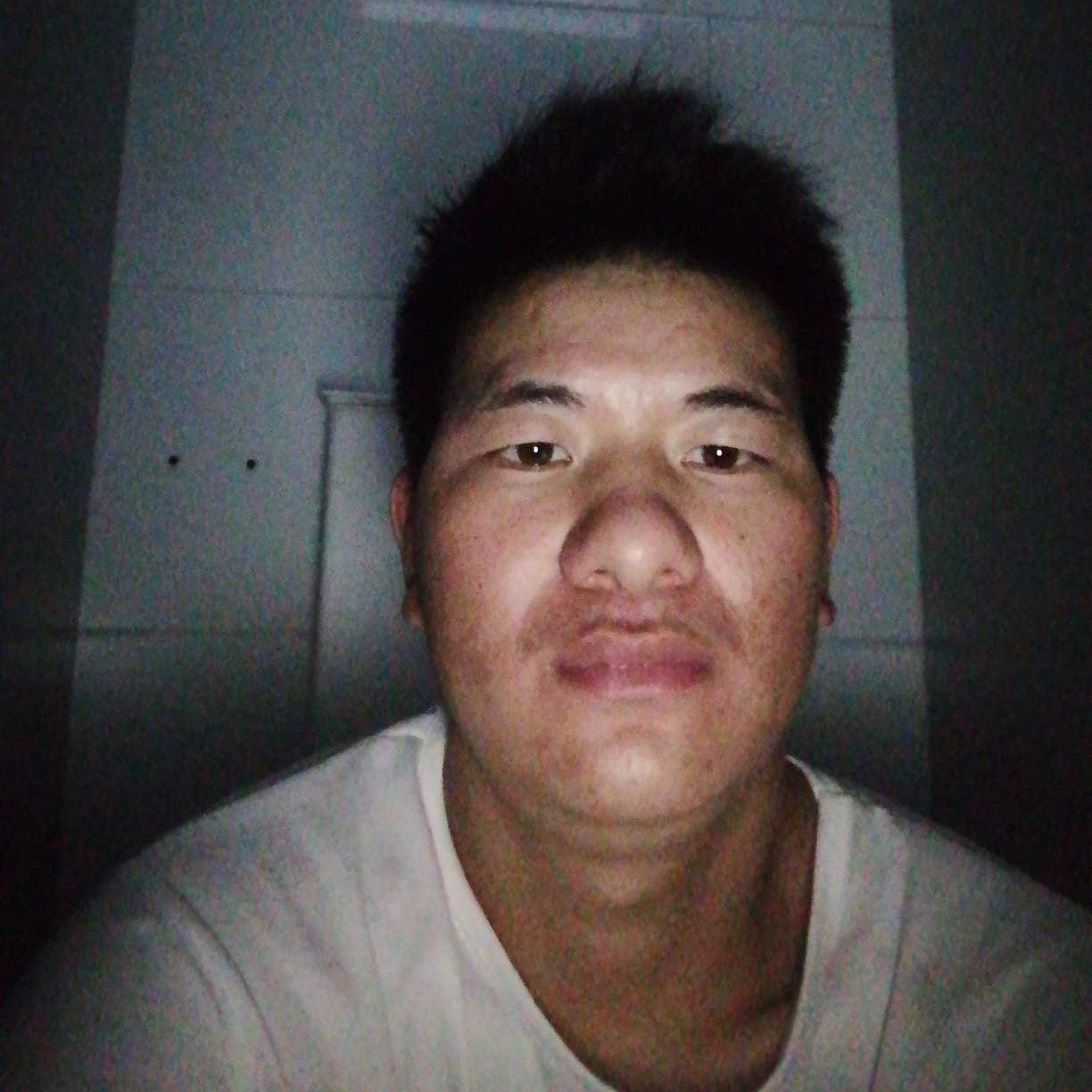 龙哥是身生的照片