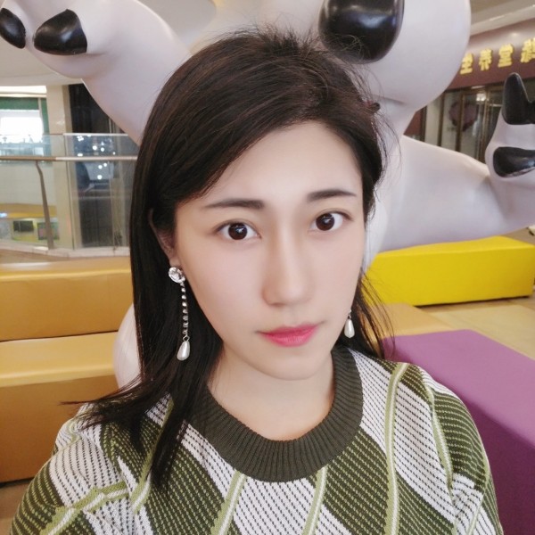 庭霜的照片