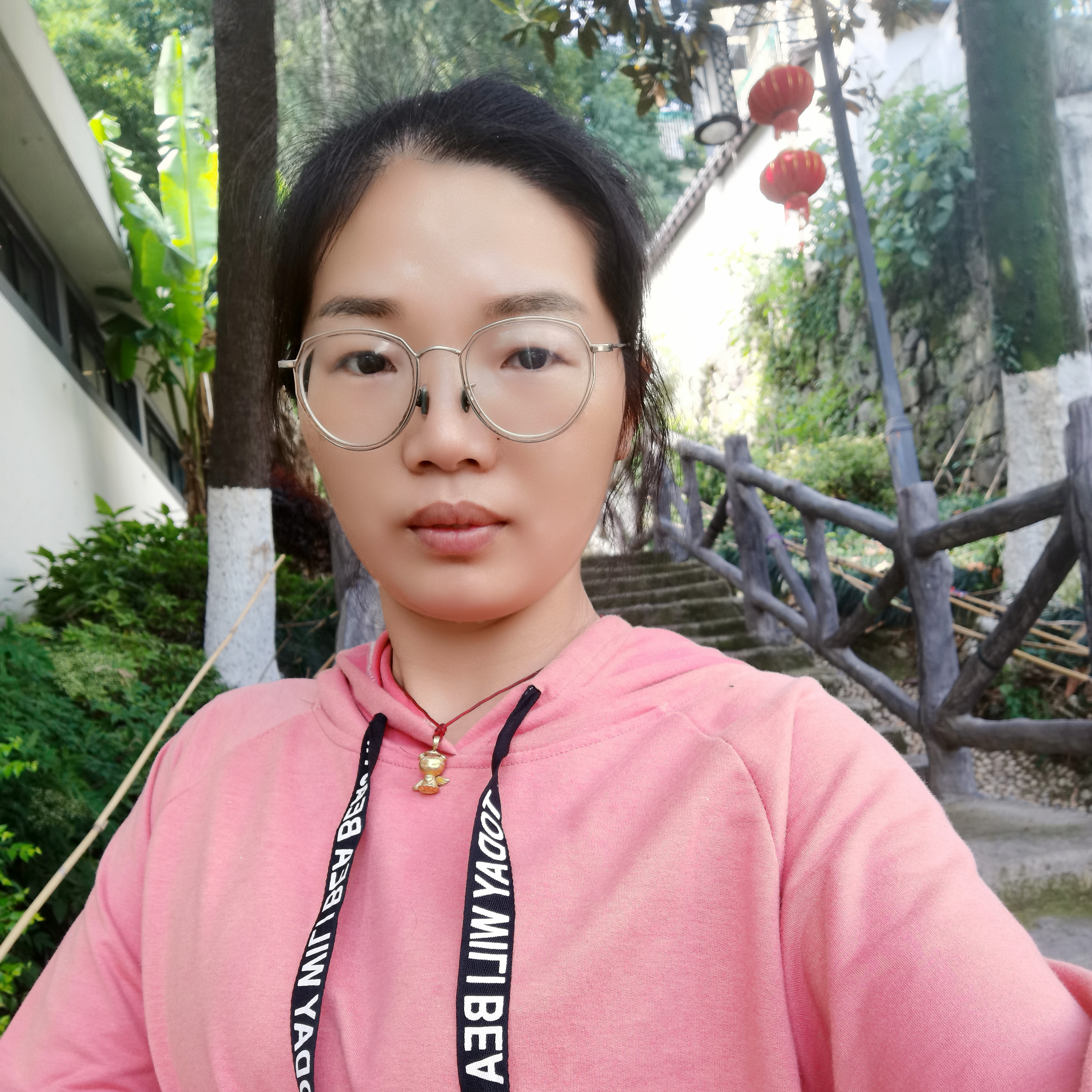 爱撒娇扯老鼠的照片