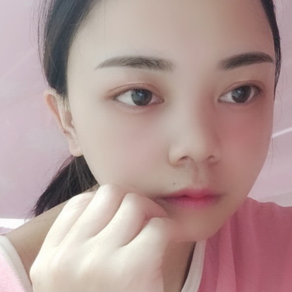 等待倾心外套的照片