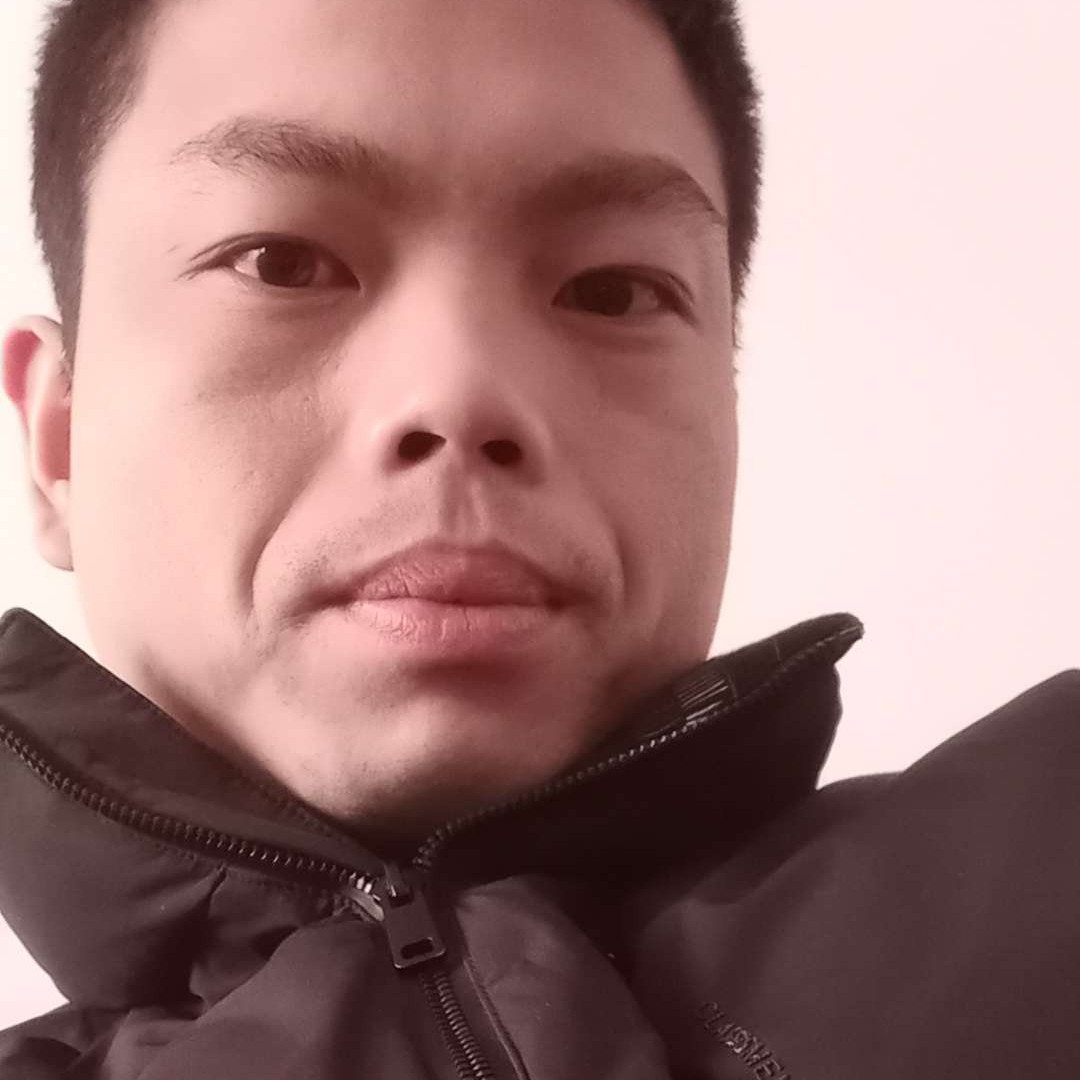 小松鼠吃醋甜甜的照片