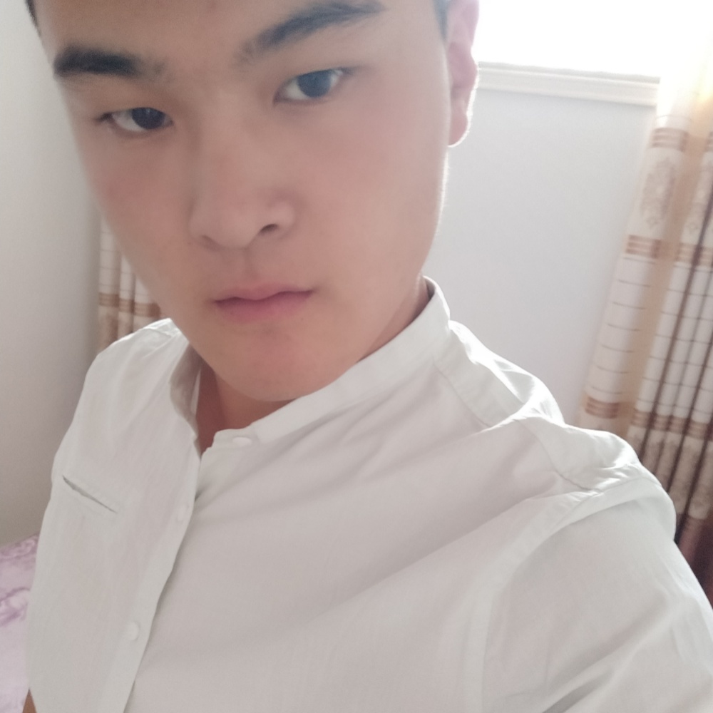 魁梧天空的照片