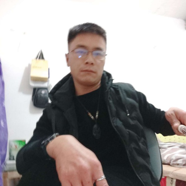 一个傻瓜在等你。的照片