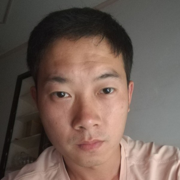 激动拿爱情的照片