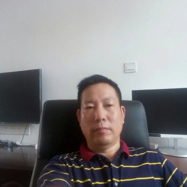 绵密凝眸霓裳的照片