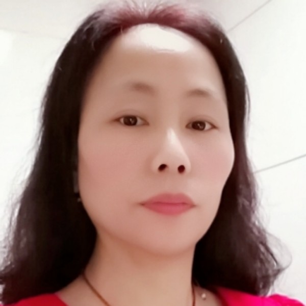 优美笑靥的照片