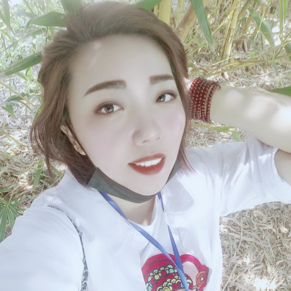 娘们不毒何以立足的照片