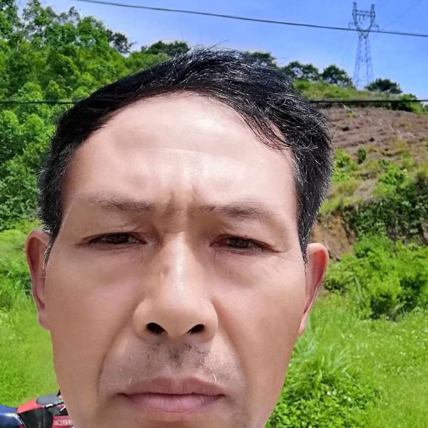 超短裙泪了健壮的照片