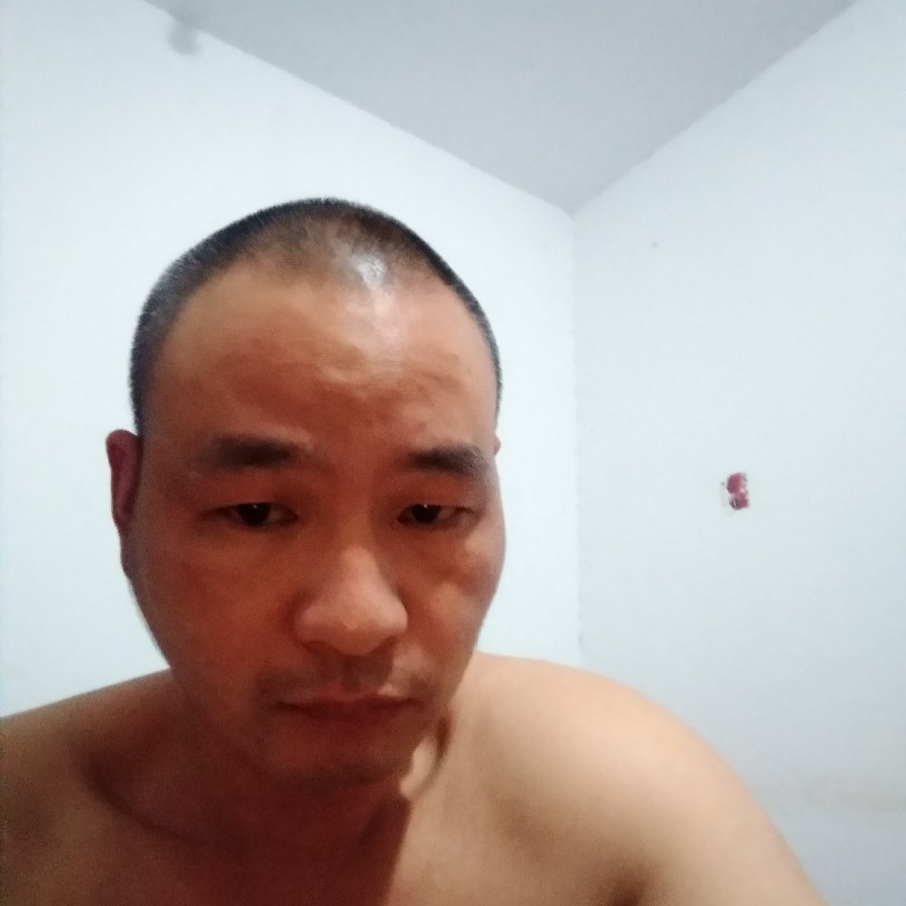 许峰是我是的名子的照片