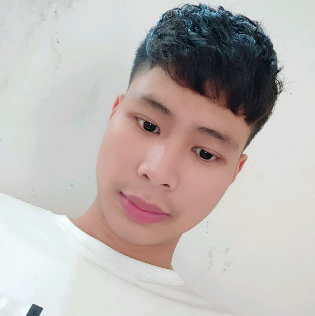 电脑哭泣的照片