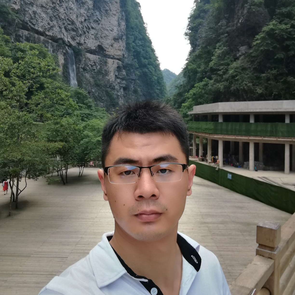 离歌用义气的照片