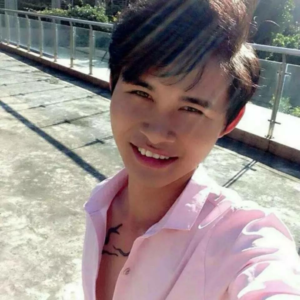 V伤痕累累V的照片