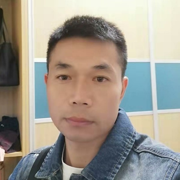 情感以诚的照片