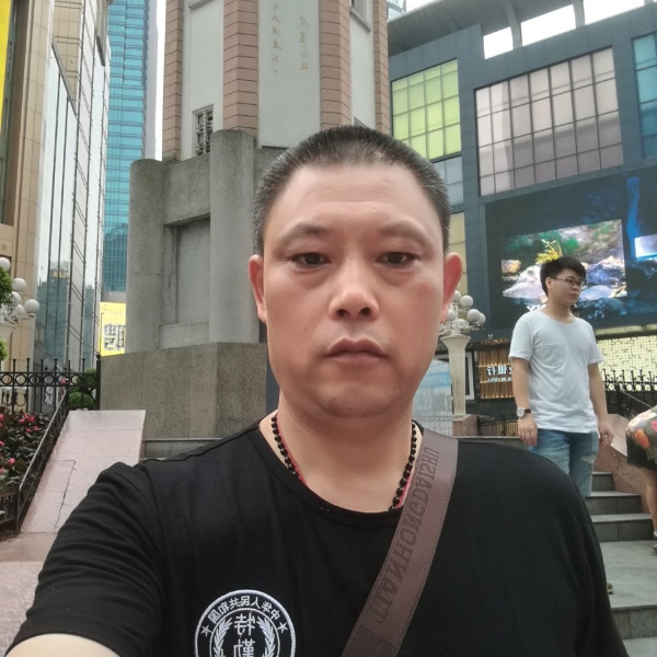 陈孝均的照片