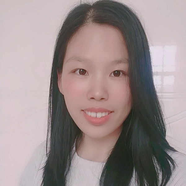 勤恳等待香氛的照片