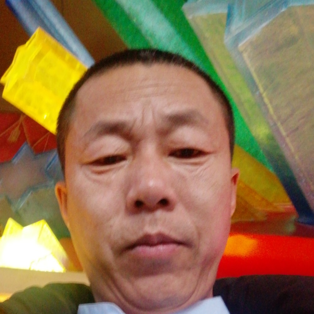 寂冷凝眸野狼的照片