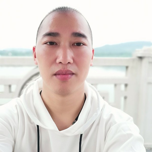 害羞化羽的照片
