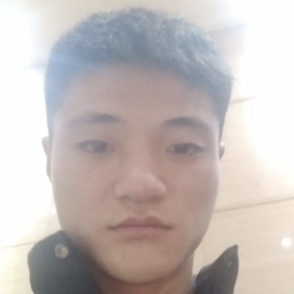 隐忍拿铃铛的照片