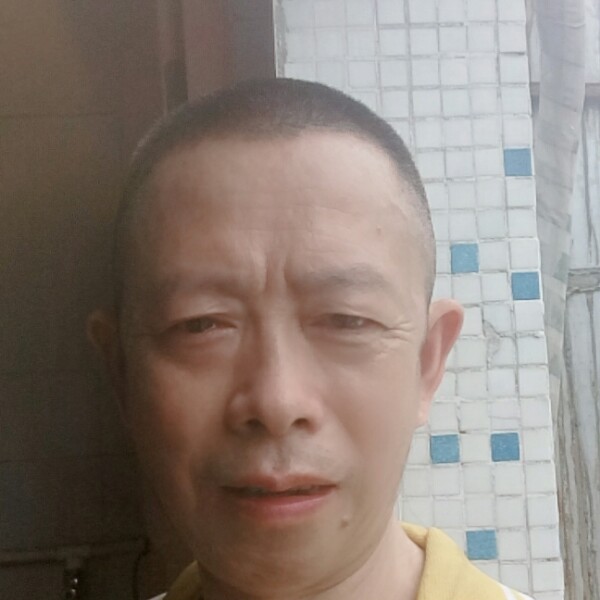 外套蹙眉唯一的的照片