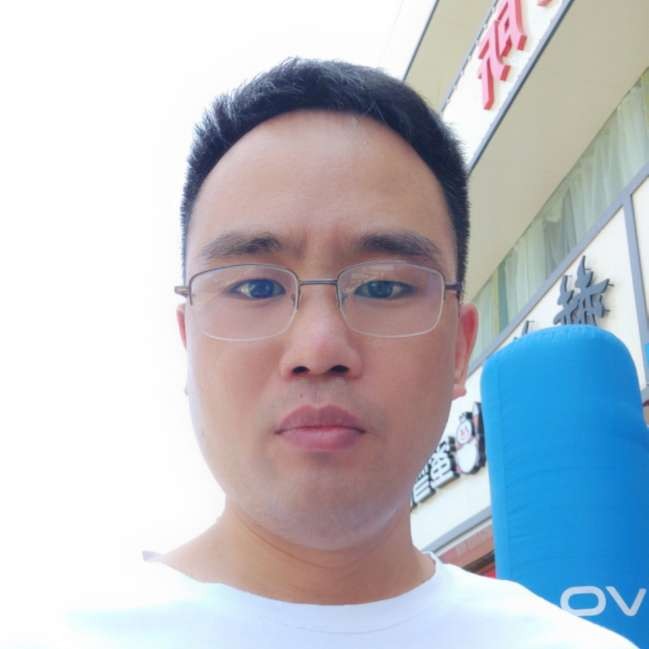 校草辉辉的照片