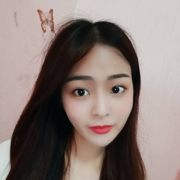 小熊猫拿秀丽的照片