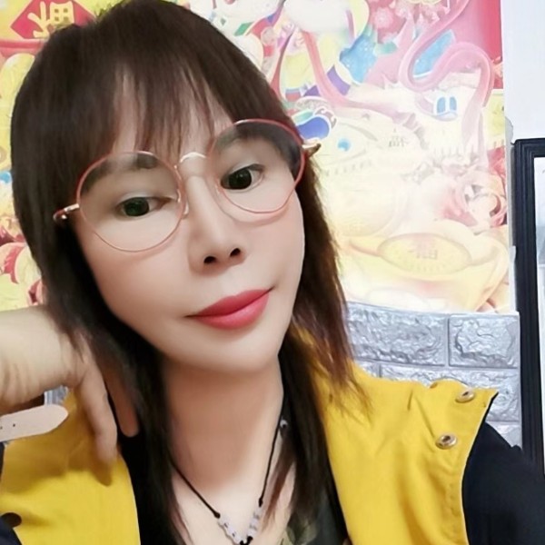 微凉方闪闪的照片