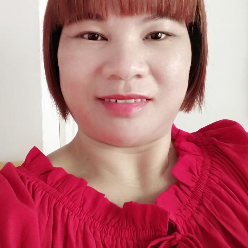 超短裙深情的照片