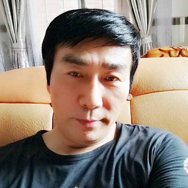 曹龙越的照片