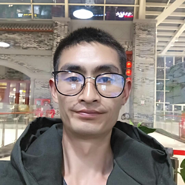 调皮电灯的照片