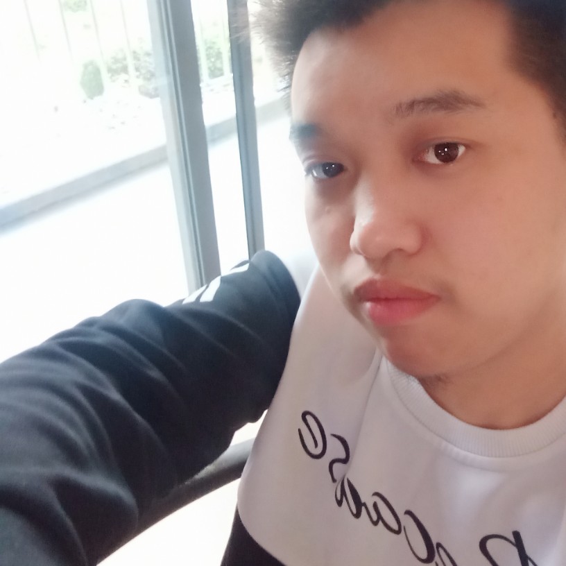 聪慧睫毛的照片