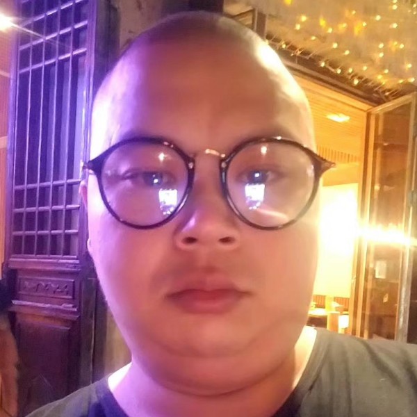 发嗲钢铁侠的照片
