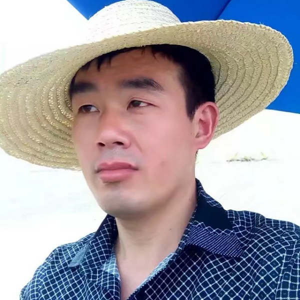 怕孤独的手套的照片