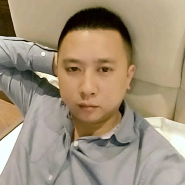 执着蜗牛的照片
