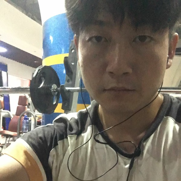 夜再晨的照片