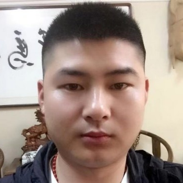 青衫英俊的照片