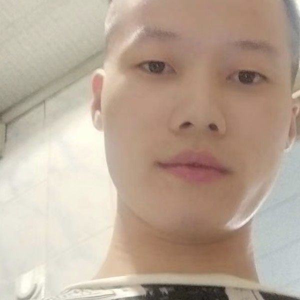落魄青年的照片