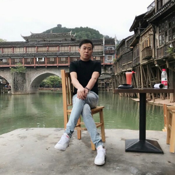 岁月饶过谁的照片